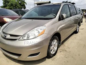 Toyota Sienna 2006 Gold