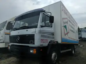 Mercedes Truck 1117 18fit 10tons