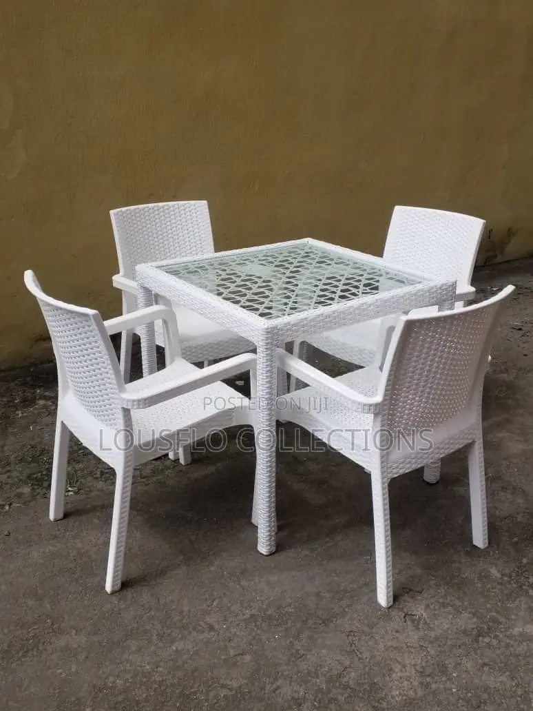 4 Seaters Plastic Single Rants Wit Glas Table