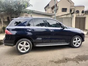 Mercedes-Benz GLE-Class GLE 350d 4MATIC 2017 Blue