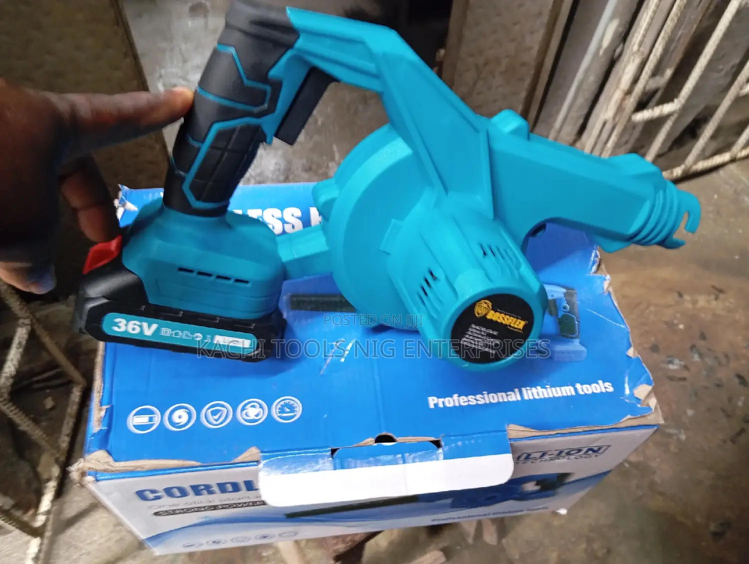 Cordless Air Blower Machine