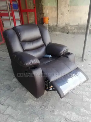 High Quality Massaging Sofa With Footrest