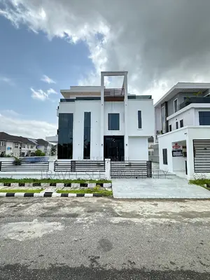 Furnished 5bdrm Mansion in Private Estate Lekki for sale