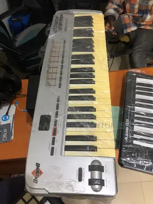 Maudio Oxygen 49 Uk Used Midi Keyboard