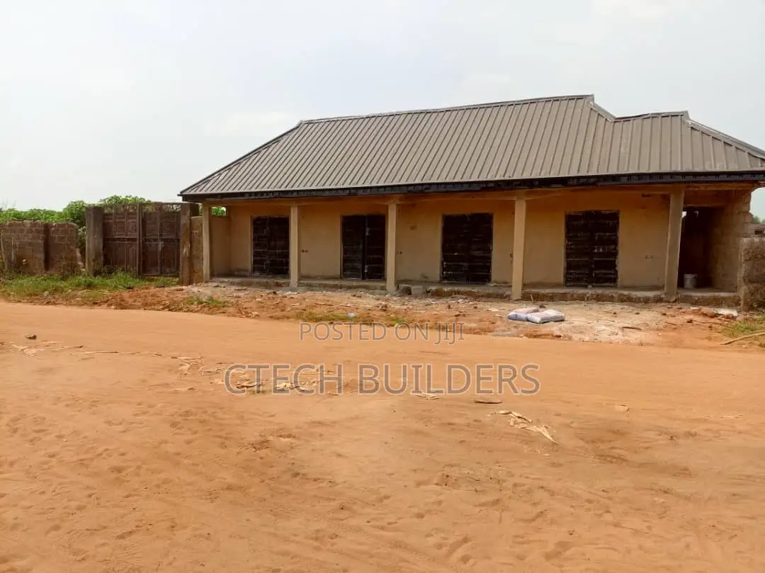 100x200 With Lock Up Shops