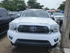 Toyota Tacoma 2015 White