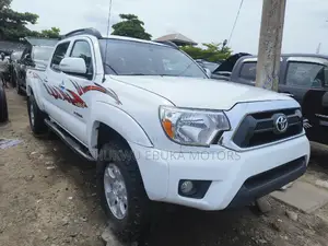 Toyota Tacoma 2015 White