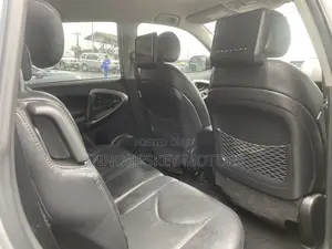Toyota RAV4 2010 Silver