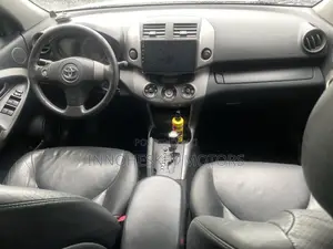 Toyota RAV4 2010 Silver