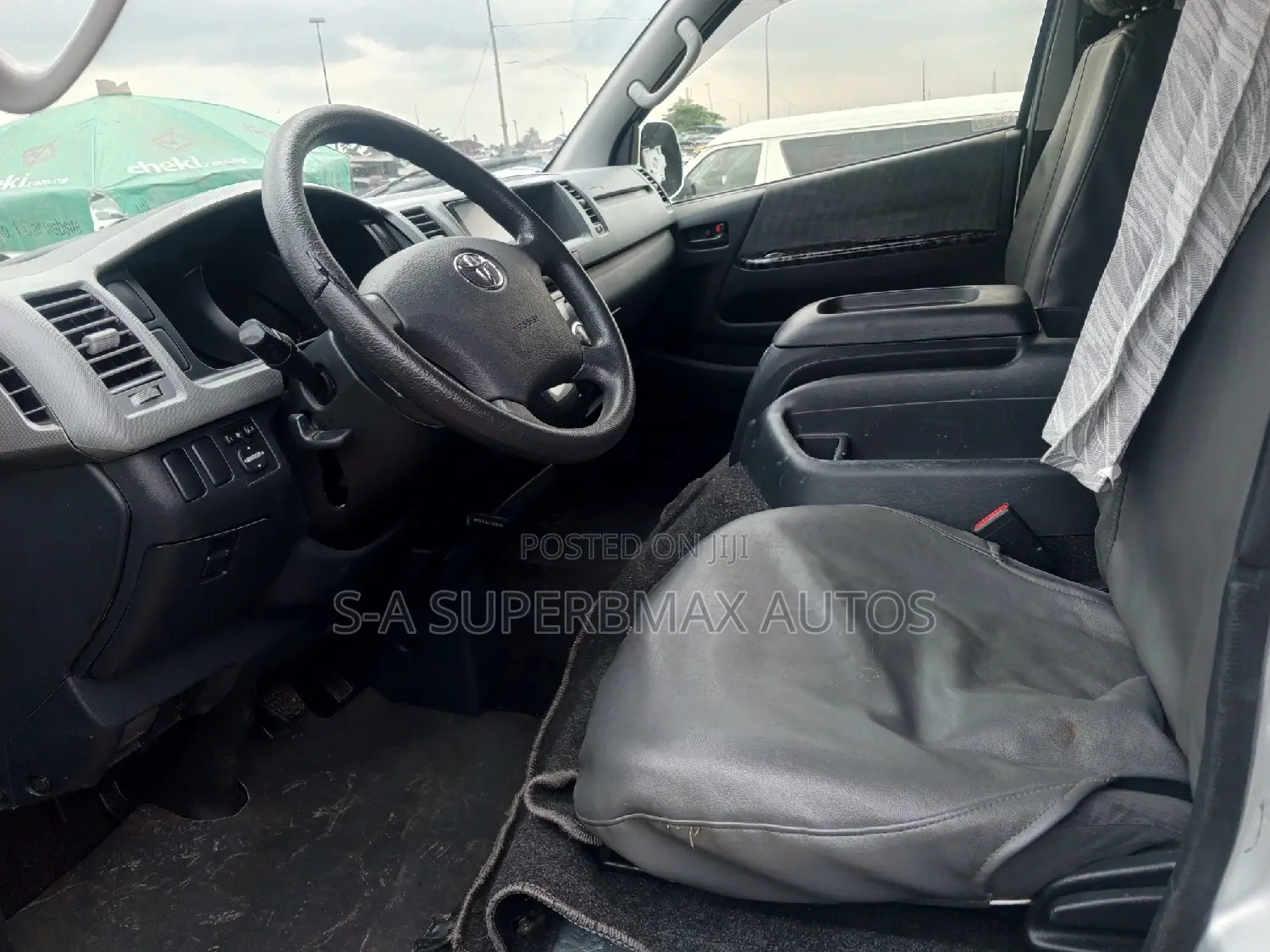 Toyota HiAce 2012 Silver