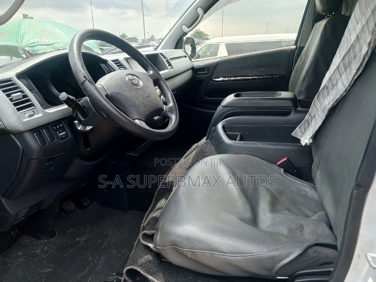 Toyota HiAce 2012 Silver
