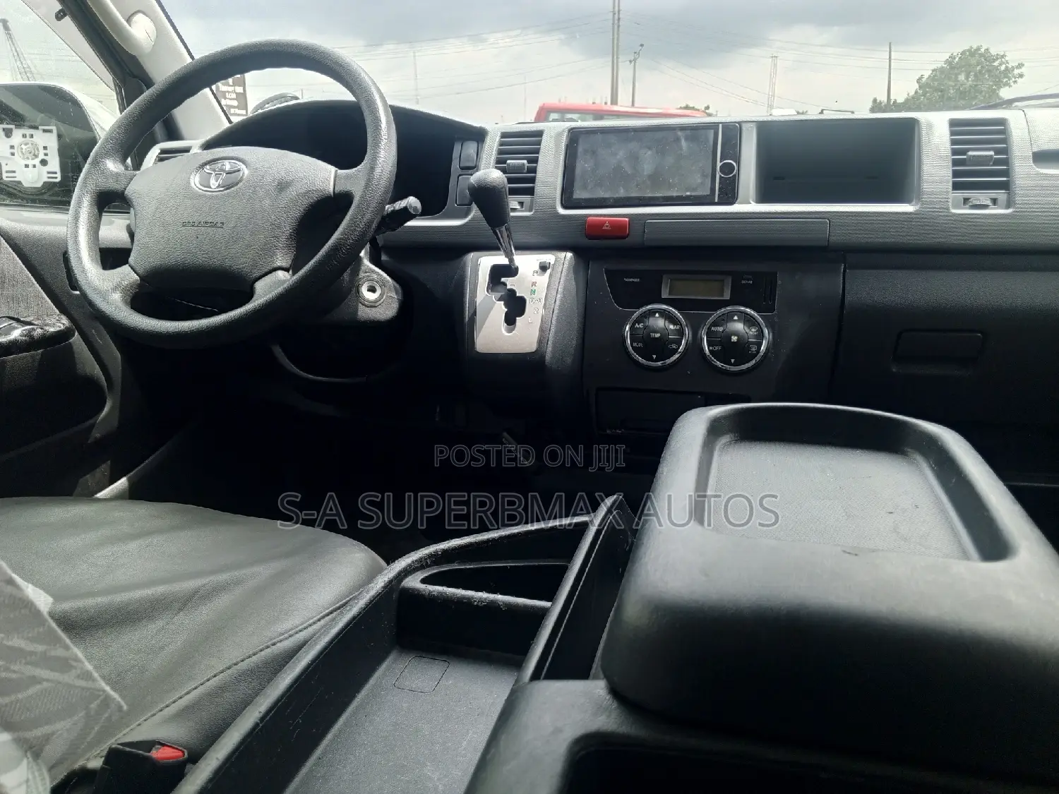 Toyota HiAce 2012 Silver