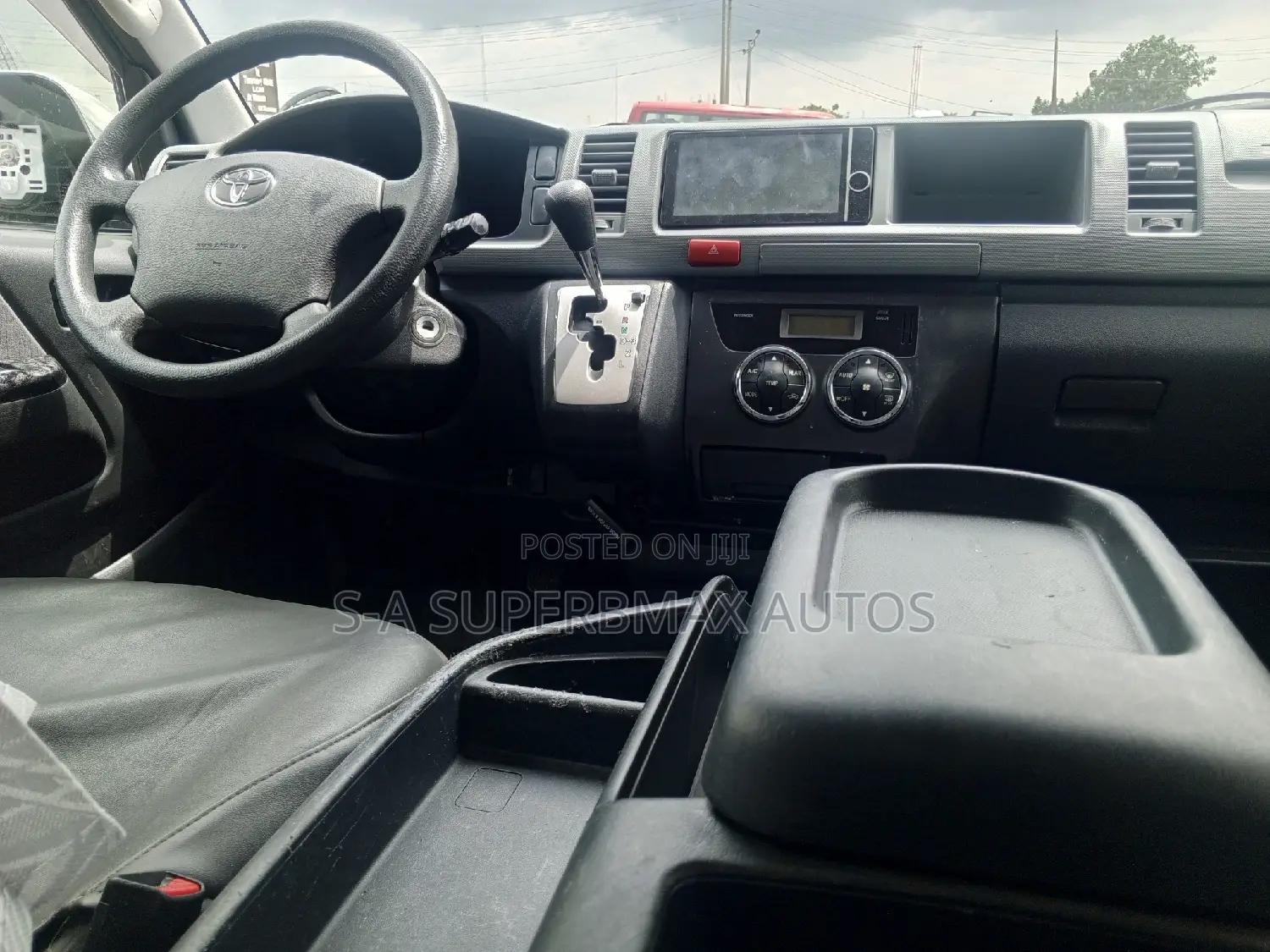 Toyota HiAce 2012 Silver