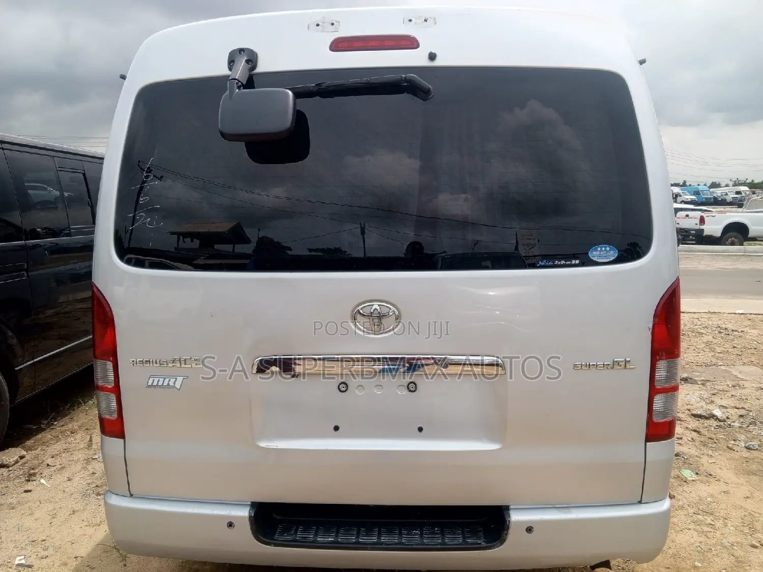 Toyota HiAce 2012 Silver