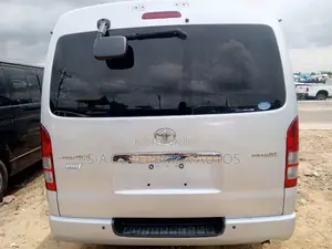 Toyota HiAce 2012 Silver