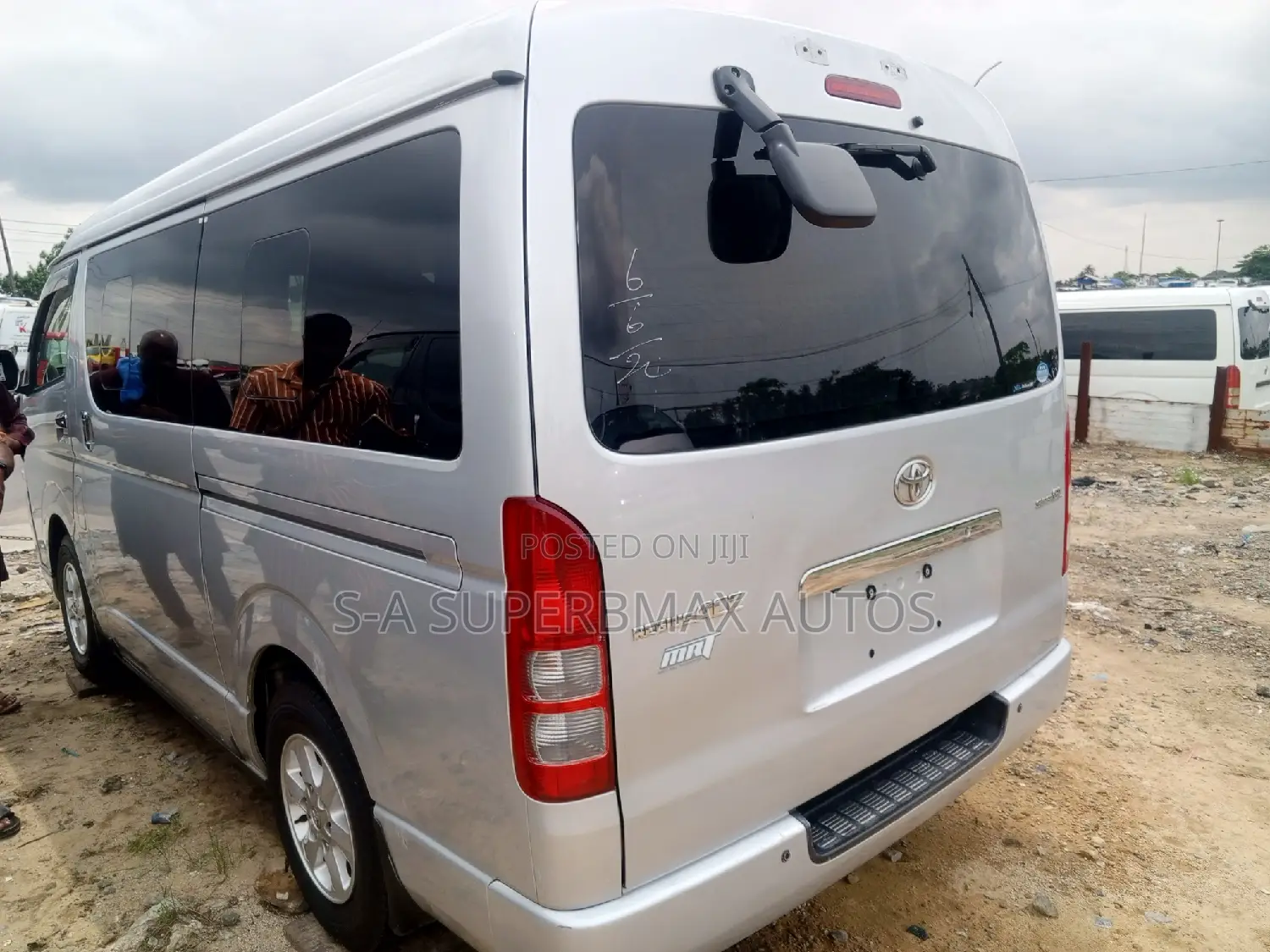 Toyota HiAce 2012 Silver