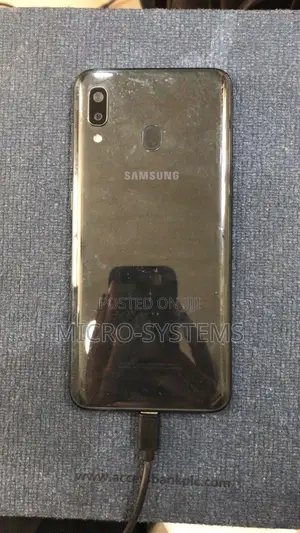 Samsung Galaxy A20 32 GB Black