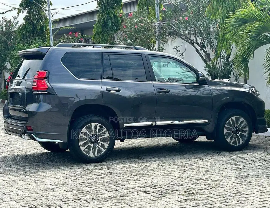 New Toyota Land Cruiser Prado 2023 Gray