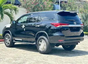 New Toyota Fortuner 4.0 RWD 2023 Black
