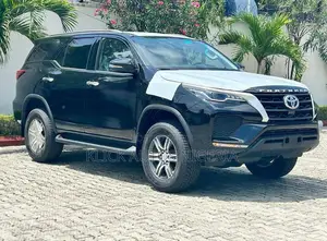 New Toyota Fortuner 4.0 RWD 2023 Black