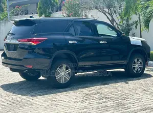 New Toyota Fortuner 4.0 RWD 2023 Black