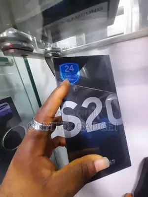 New Samsung Galaxy S20 128 GB Purple