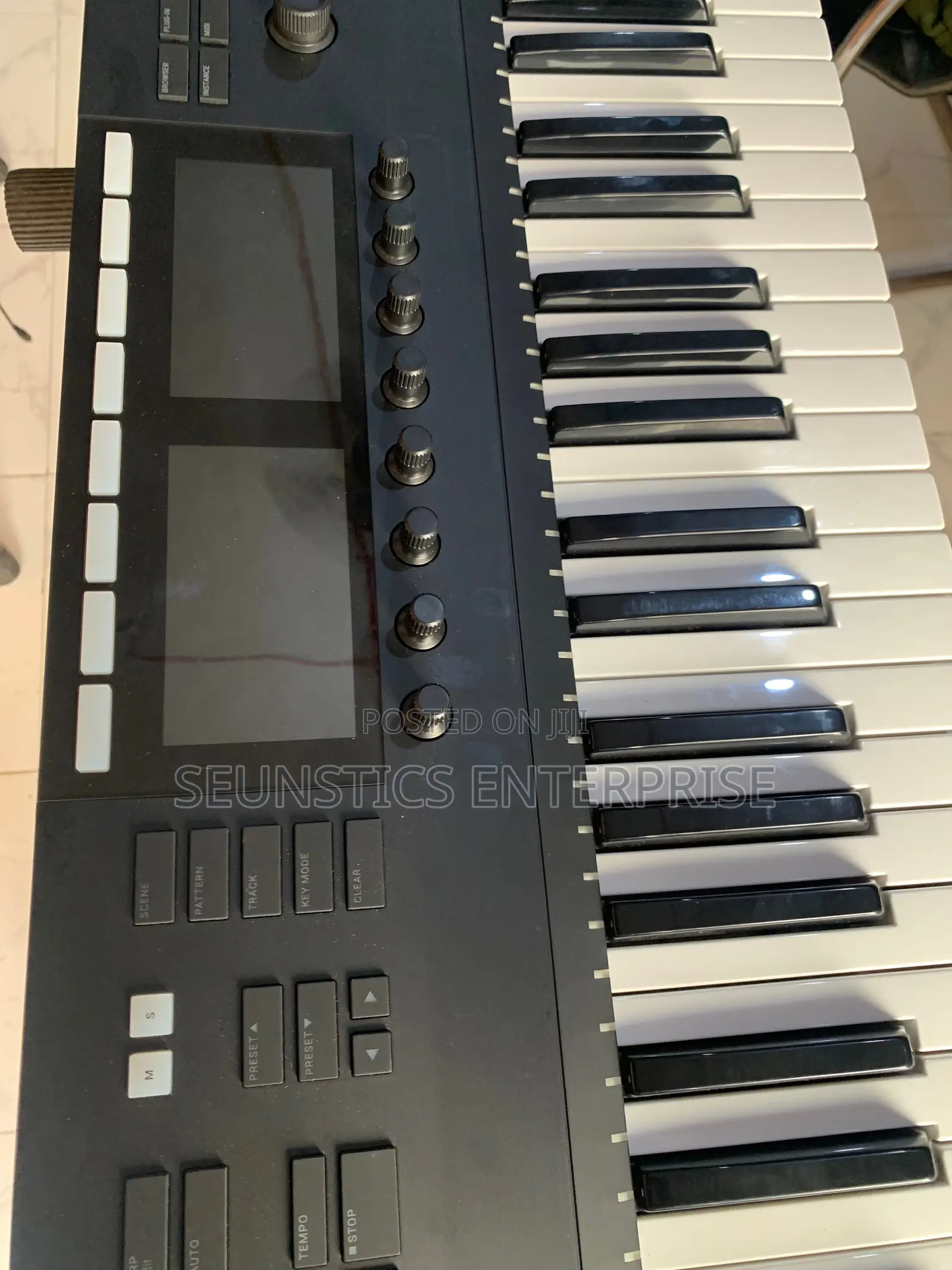 Quality Komplete Kontrol S61 Mk2 Midi Keyboard