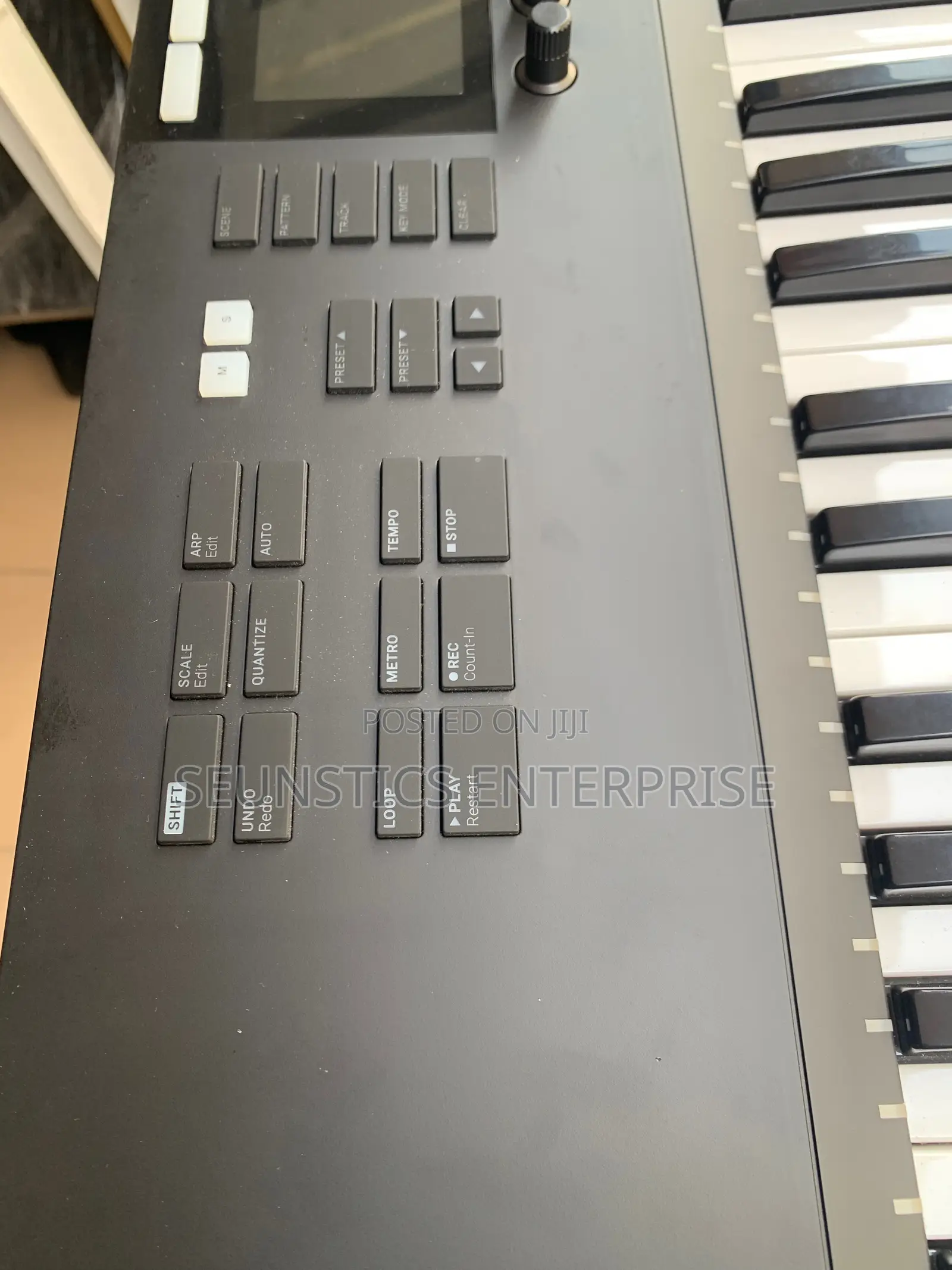 Quality Komplete Kontrol S61 Mk2 Midi Keyboard