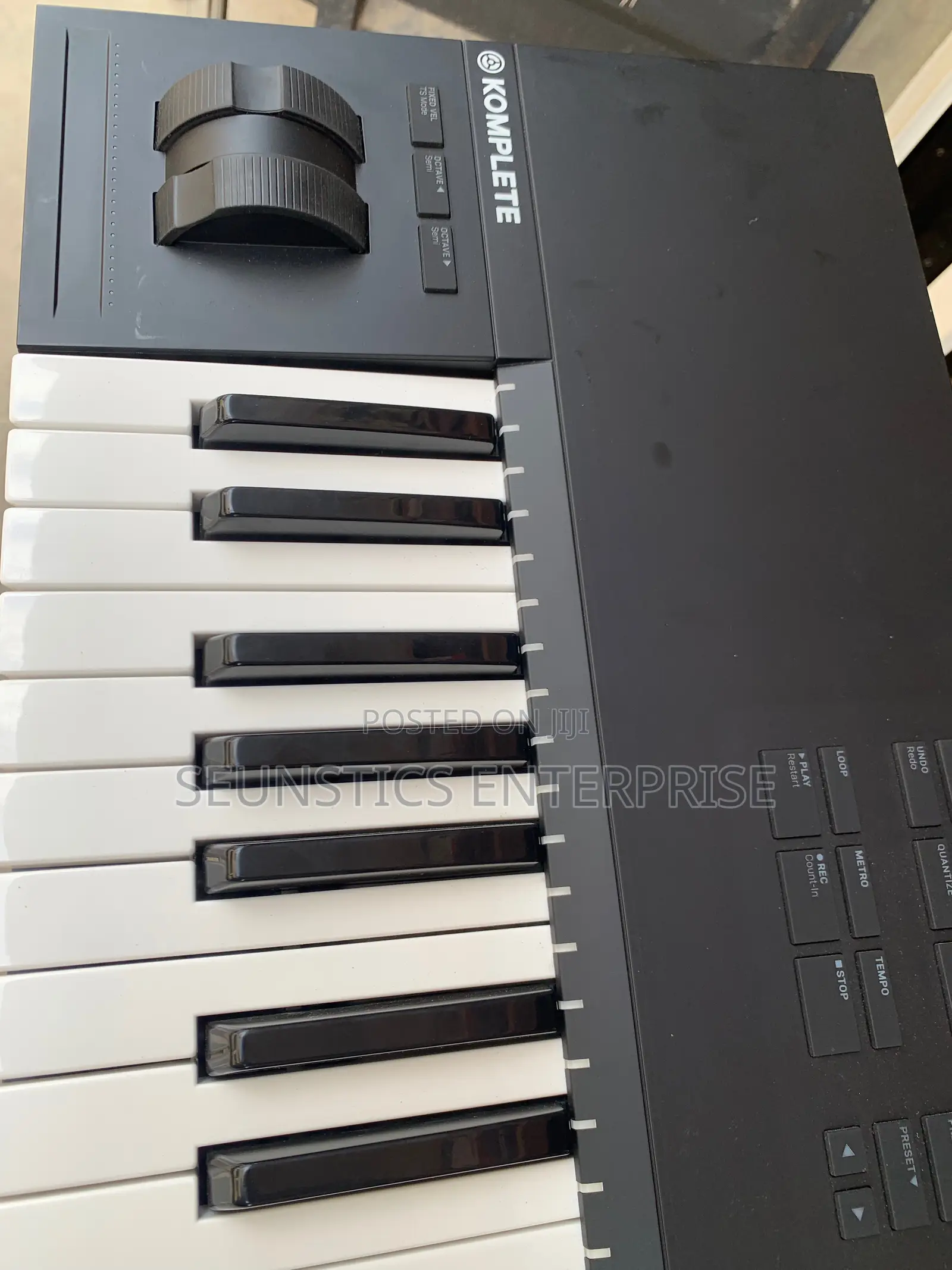 Quality Komplete Kontrol S61 Mk2 Midi Keyboard