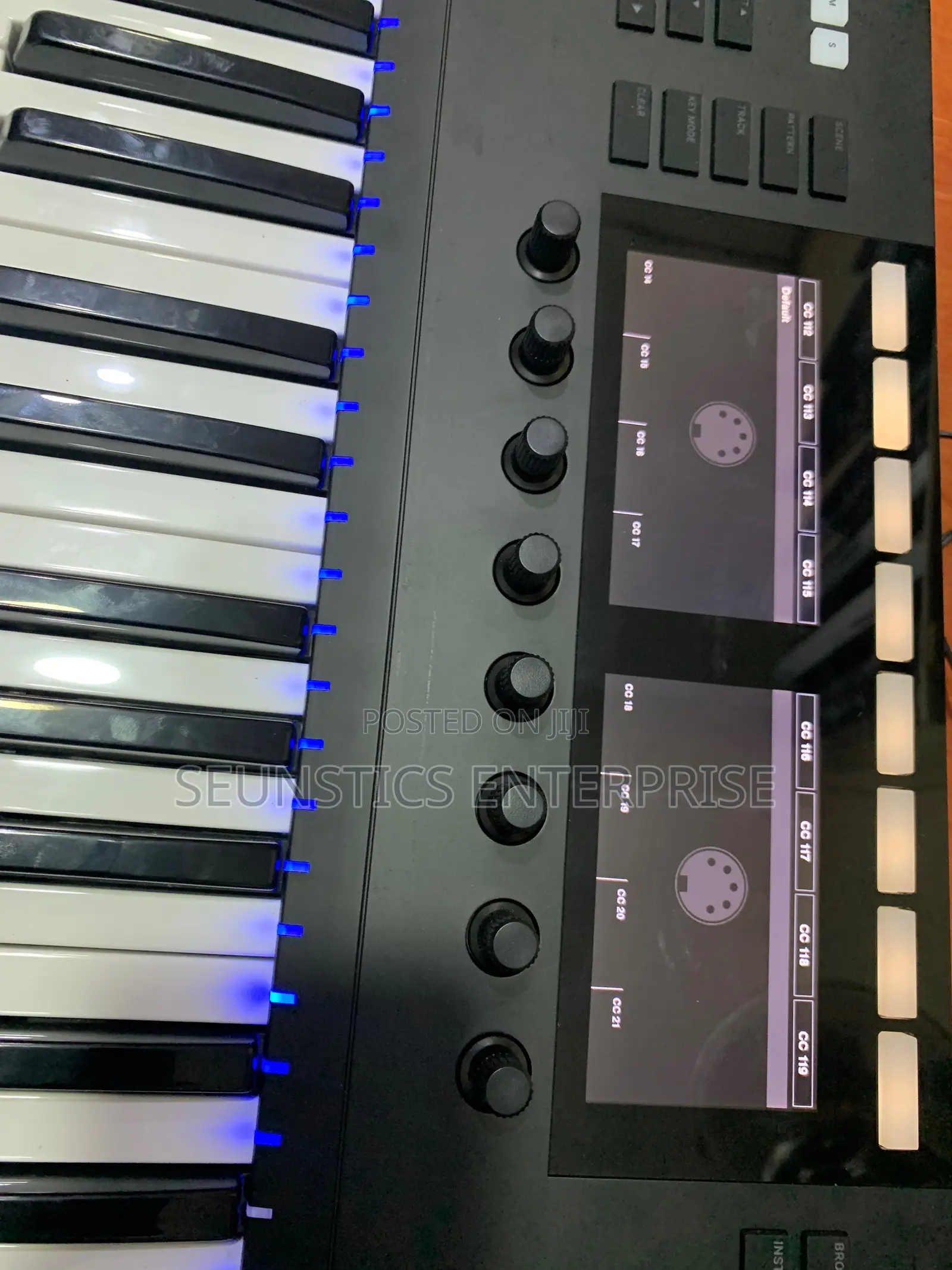 Quality Komplete Kontrol S61 Mk2 Midi Keyboard