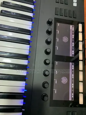 Quality Komplete Kontrol S61 Mk2 Midi Keyboard