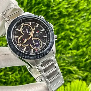 Luxury Tommy Hilfiger Chain Strap Wristwatch