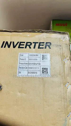 Deye Hybrid Inverter With 135A MPPT Charge Controller 2