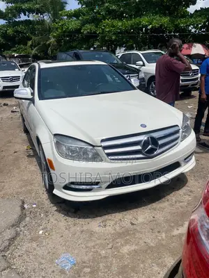 Mercedes-Benz C300 2011 White