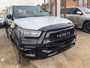 Toyota Hilux 2023 Black