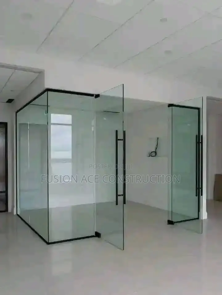 Frame and Frameless Glass Office Partitioning