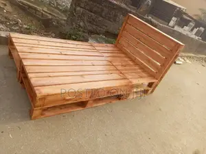 4by6 Pallet Bedframe With Two Inbuilt Drawer