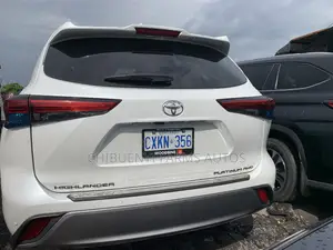 Toyota Highlander Platinum AWD 2023 White
