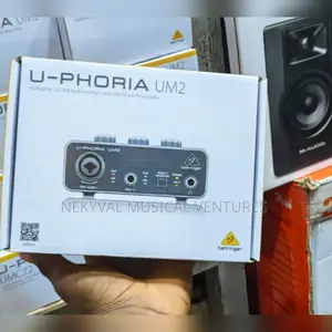 Photo - Behringer Uphoria Um2