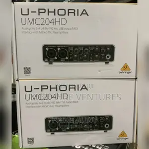 Behringer Uphoria Umc 204hd