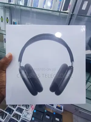 Brand New Apple Airpods Max With Smart Case
