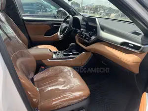 Toyota Highlander Platinum AWD 2023 White