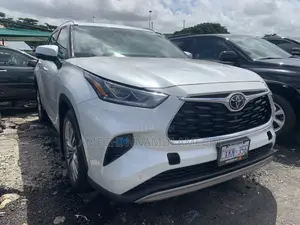 Toyota Highlander Platinum AWD 2023 White
