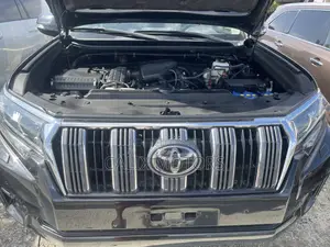 Toyota Land Cruiser Prado 2022 Black