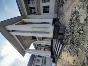 5bdrm Mansion in Woji for sale