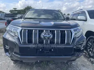Toyota Land Cruiser Prado 2022 Black
