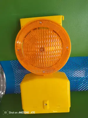 Road Safety LED Road Blinker Solar Flashing Warning Light