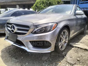 Mercedes-Benz C300 2016 Gray