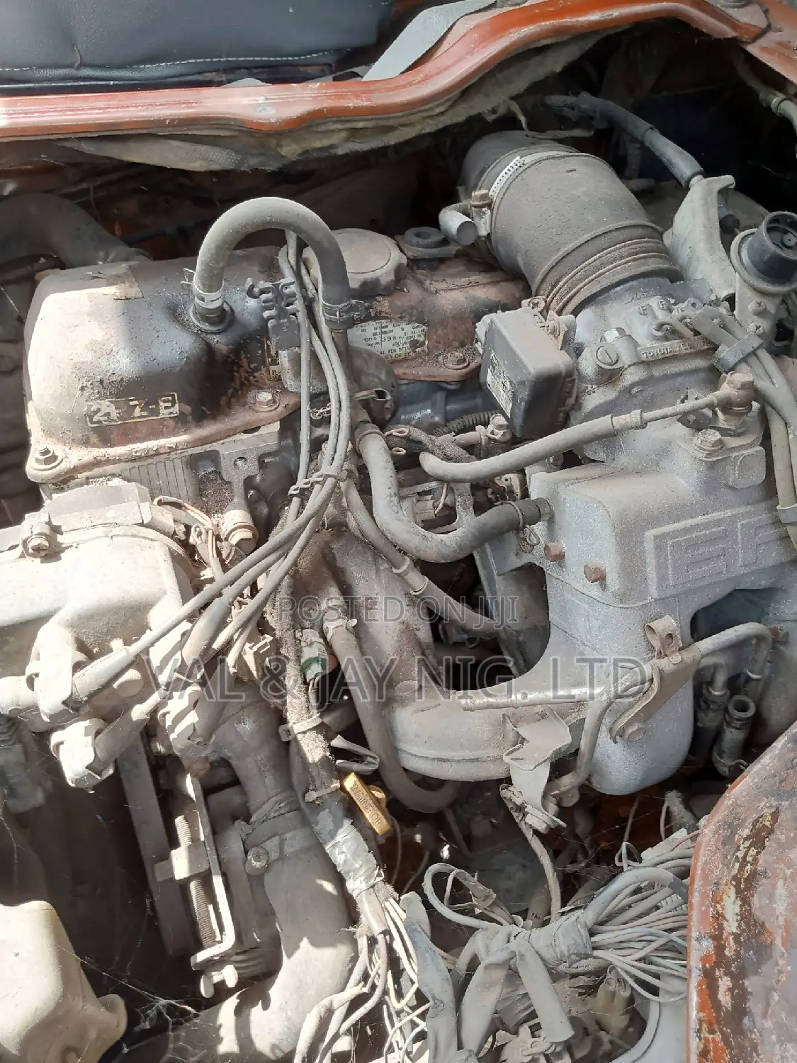 Toyota HiAce 2001 Red