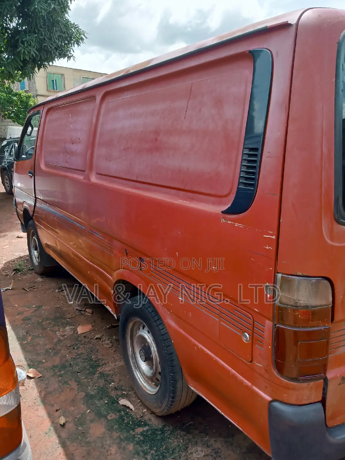 Toyota HiAce 2001 Red